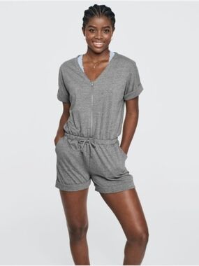 PINK Victoria's Secret Charcoal Grey DreamR X Zip Front Size XS Romper Comfy